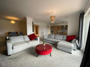 The Duplex Nairn- Spacious 3 Bedroom with sunny balcony